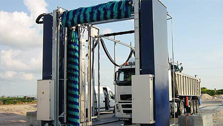 Sistema de lavado para vehículos industriales MaxiWash Vario con soluciones de alta presión